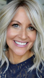 Natalie Gray @vanish.into.thin.hair wearing SIMMER ELITE PETITE by RAQUEL WELCH WIGS in color RL19/23SS SHADED BISCUIT | Light Ash Blonde Evenly Blended with Cool Platinum Blonde with Dark Roots