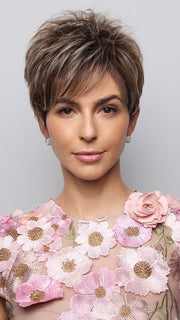 Model is wearing RIN in TRES CHOCOLATE R | Carefully placed White, Medium, and Dark Chocolate tones completed with a Dark Brown Root