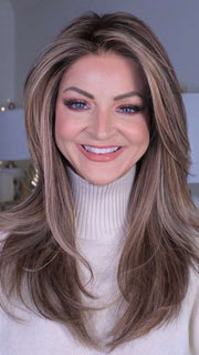 Sandy @i_be_wiggin wears SIZZLE by TRESSALLURE in color 17/23/R8 | Beige Blonde and Auburn Blended with Medium Brown Roots