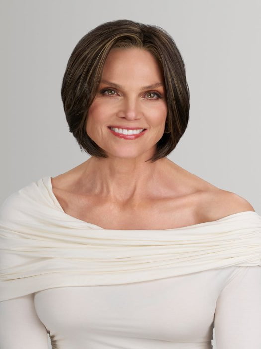 Model is wearing 6RH12 ESPRESSO LATTE | Brown with 33% Light Gold Brown Highlights	
