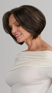 Model is wearing 6RH12 ESPRESSO LATTE | Brown with 33% Light Gold Brown Highlights	
