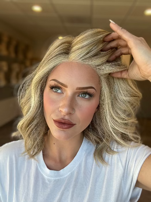 RL16/88 PALE GOLDEN HONEY | Dark Natural Blonde Evenly Blended with Pale Golden Blonde