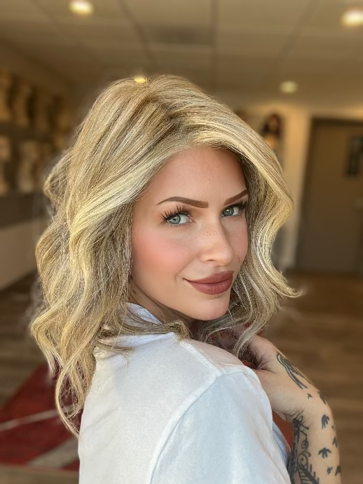 RL16/88 PALE GOLDEN HONEY | Dark Natural Blonde Evenly Blended with Pale Golden Blonde