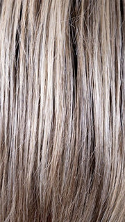 SPARKLING CHAMPAGNE BLONDE R| A radiant blend of champagne blonde with soft golden and beige tones, grounded by natural-looking roots in ash brown and dark blonde.