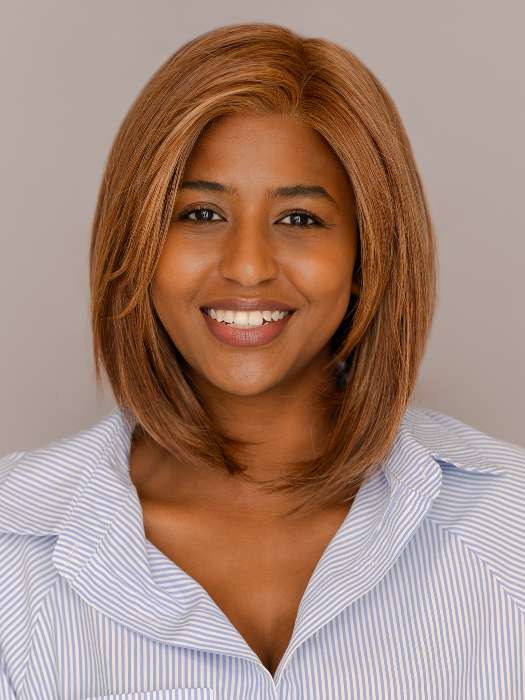 STRAIGHT TO CAMERA by Raquel Welch in shade RL30/27 RUSTY AUBURN | Medium Auburn Evenly Blended with Strawberry Blonde