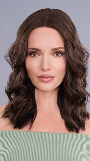 Model is wearing TOP TREND LACE WAVY 14" by JON RENAU in color 6 FUDGESICLE | Brown