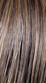 TRUFFLE CREAM-R | A chocolate truffle-inspired medium brown base with creamy light blonde highlights and dark roots, creating a balanced, multidimensional brunette.