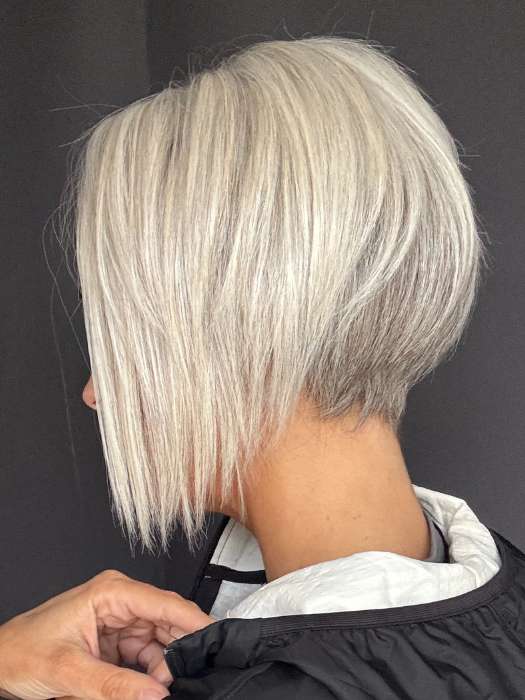 Nichole Corbett @nicholealee wearing Ignite HH by Jon Renau in shade 56F51 OYSTER | Light Grey with 20% Medium Brown Front, graduating to Grey with 30% Medium Brown Nape