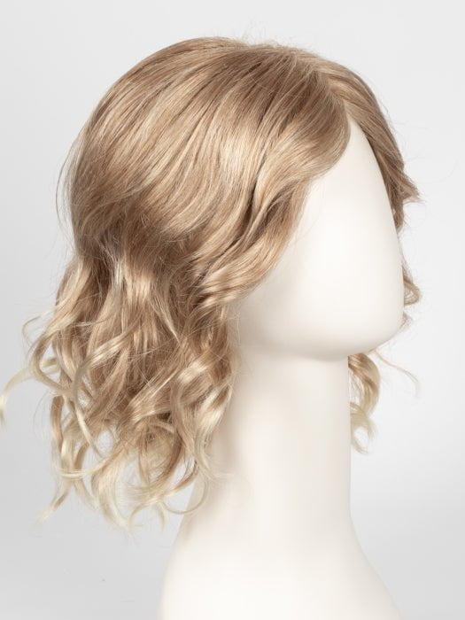 27T613F | Medium Red-Gold Blonde and Pale Nat Gold Blonde Blend with Pale Tips and Medium Red-Gold Blonde Nap