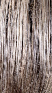 SPARKLING CHAMPAGNE BLONDE R | A radiant blend of champagne blonde with soft golden and beige tones, grounded by natural-looking roots in ash brown and dark blonde.