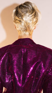 Jenna wearing DISC by ELLEN WILLE in CHAMPAGNE ROOTED | Light Beige Blonde, Medium Honey Blonde, and Platinum Blonde blend with Dark Roots