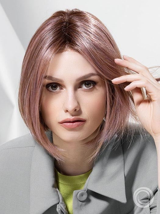 Model is wearing DUA in color ROSEWOOD-BROWN-SHADED | Medium Brown, Caramel, and Rose Gold blend with Dark shaded Roots