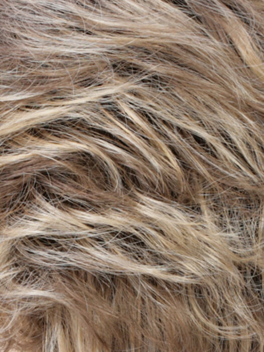 RH12/26RT4 | Light Brown with Chunky Golden Blonde Highlights & Dark Brown Roots