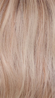 SEA-SALT-BLOND-R | A perfect mixture of cool, icy-blond and warm-dark blond. The rich brown root tone enhances the modern appearance