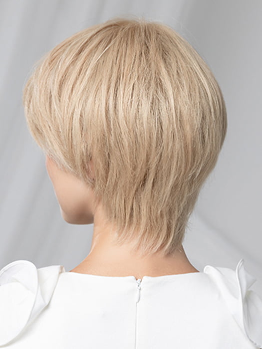 Model is wearing AWARD SMALL DELUXE by ELLEN WILLE in color PEARL BLONDE MIX 101.16.14 | Pearl Platinum with Medium Blonde and Medium Ash Blonde Blend