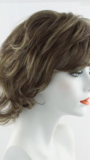 R8/25 GOLDEN WALNUT | Rich Medium Brown Evenly Blended with Medium Golden Blonde