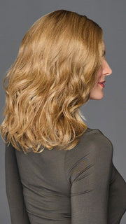 Pre-styled soft waves make this a total time saver when you want coverage and volume