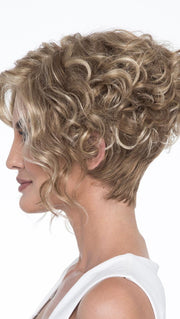 Kelsey Wig by Envy is long, lustrous curls make this wig a true show stopper