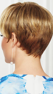 While the shorter sides and nape area present a polished, refined edge