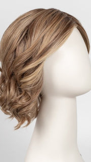 RL14/25SS | Shaded Honey Ginger | Dark Blonde Evenly Blended with Medium Golden Blonde With Dark Roots