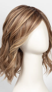 RL14/25SS | Shaded Honey Ginger | Dark Blonde Evenly Blended with Medium Golden Blonde With Dark Roots