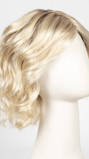 GL613-88SS CHAMPAGNE BLONDE | Dark golden blonde base blends into light golden blonde with glints of platinum blonde.