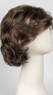 SS8/25 | SHADED GOLDEN WALNUT | Rich Medium Brown Evenly Blended with Golden Blonde Highlights with dark roots