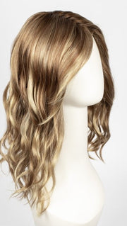 14/26S10 SHADED PRALINES N' CRÈME | Medium Natural-Ash Blonde and Medium Red-Gold Blonde Blend, Shaded with Light Brown