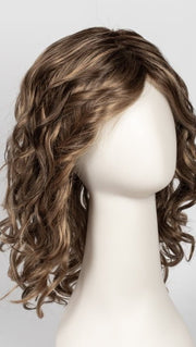 GL14-16SS SS HONEY TOAST | Chestnut brown base blends into multi-dimensional tones of medium brown and dark golden blonde.