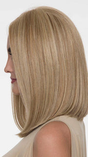 A timeless elegance that abounds with this classic, shoulder-length style