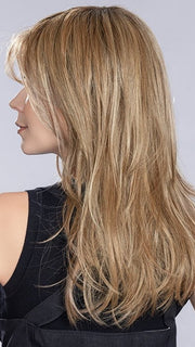 EN VOGUE by ELLEN WILLE in LIGHT-BERNSTEIN-ROOTED 12.26.27 |  Lightest Brown, Light Golden Blonde, and Dark Strawberry Blonde Blend with Shaded Roots