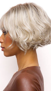 The adjustable tabs in the nape allow for a comfortable fit