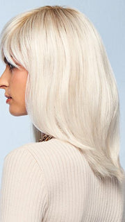 This gives a soft edge to this blunt cut, one-length style