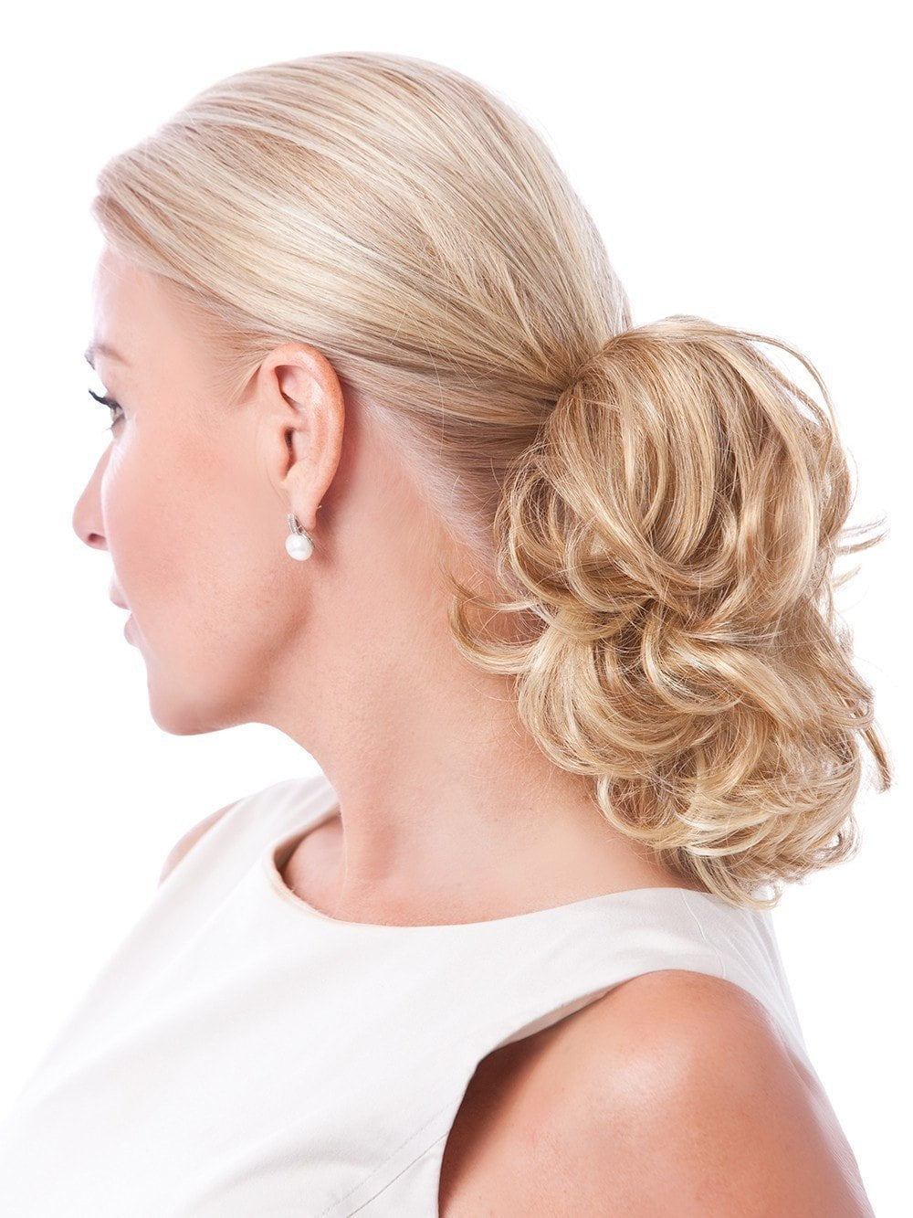 This instant ponytail gives you a variety of easy, fun looks!