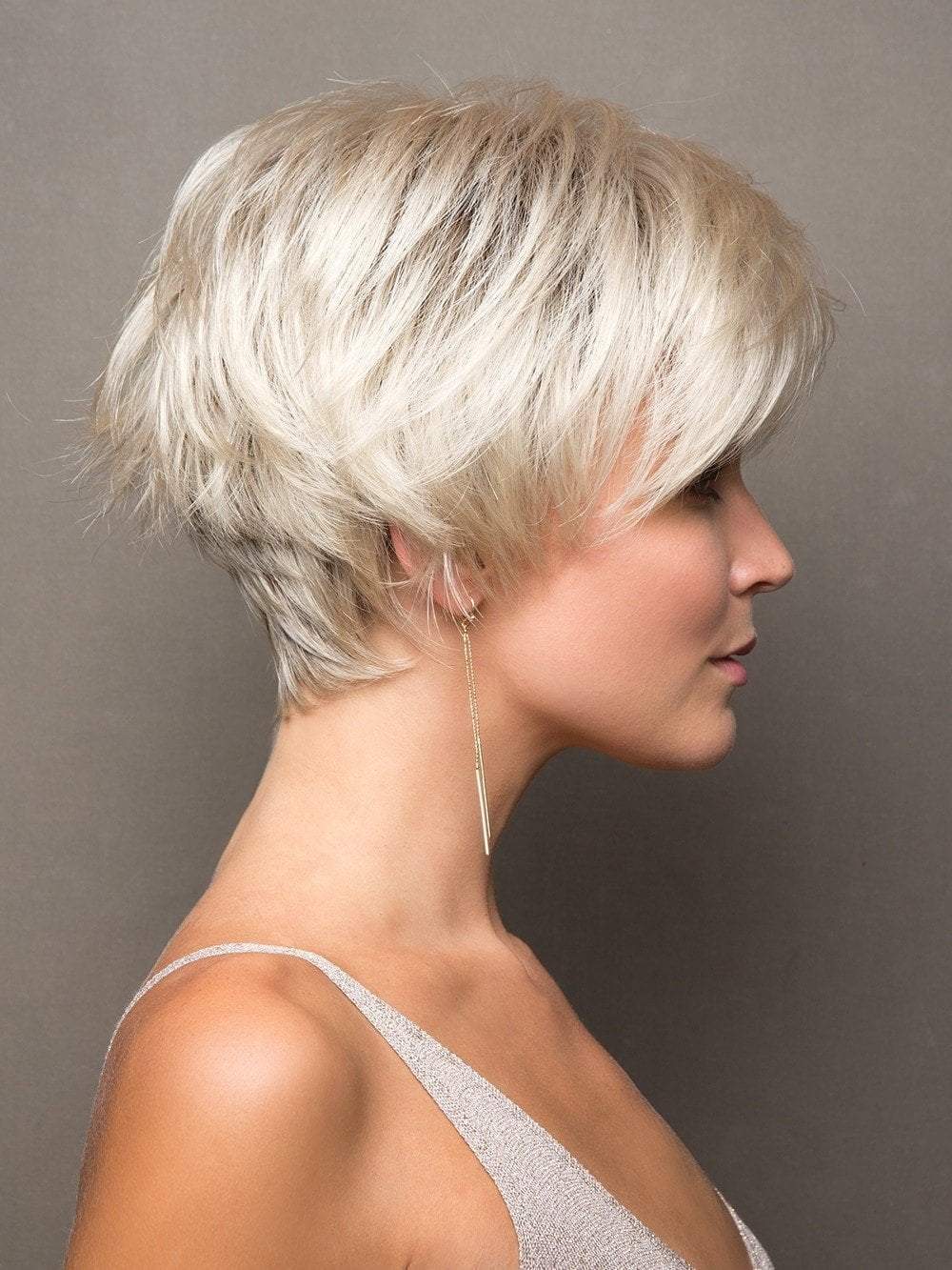 Loads of textured layers give this cut exceptional volume, movement, and style versatility