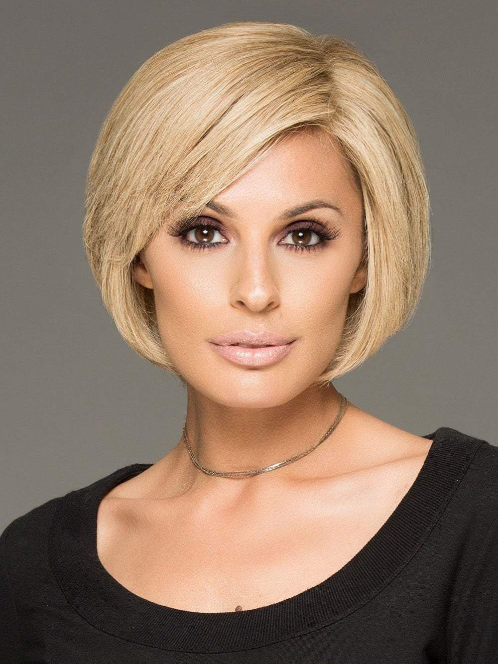 Raquel Welch Success Story is a short trendy wig, so chic! (This piece has been styled and straightened)