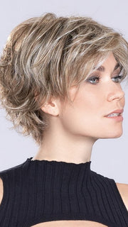 Wear this wig feathered out, curled, or sleek straight