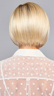 GL613-88SS CHAMPAGNE BLONDE | Dark Golden Blonde base blends into Light Golden Blonde with glints of Platinum Blonde