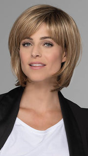 A sleek classic look will turn you into a beauty queen