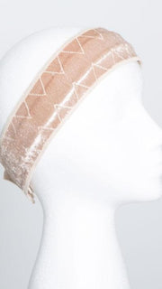 Lined with a patent-pending silicone non-slip grip strip for those with thinning or no hair