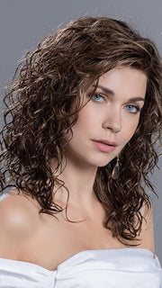 WANTED by Ellen Wille in HOT MOCCA ROOTED 830.27.33 | Medium Brown, Light Brown, and Light Auburn Blend with Dark Roots