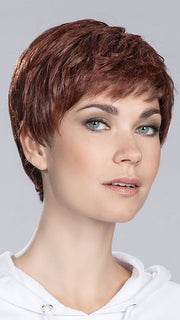 YOKO by Ellen Wille in CHERRY RED ROOTED 133.33 | Red Violet with Dark Auburn Blend and Shaded Roots