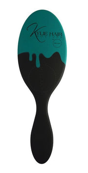 Exclusive Kylie Brush Included