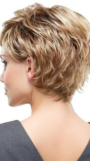 Shake out and add shaping cream to define the layers | Color: 14/26S10