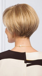 All-over layering and soft, subtle curls | Color: G19+