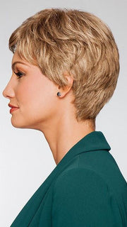 Precision cut with subtle layers throughout | Color: GL12/14