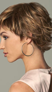 Layered fringe frames the face for the perfect amount of style and coverage | Color: GL14-16