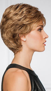 Short cut with all-over layered waves | Color: GL14/16