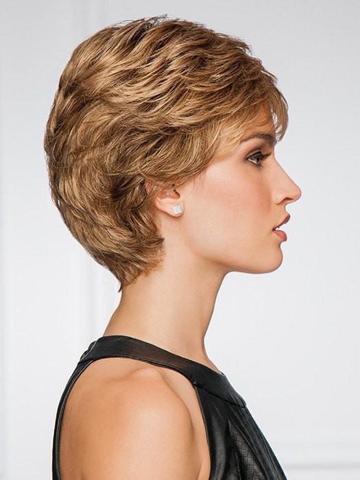 Short cut with all-over layered waves | Color: GL14/16