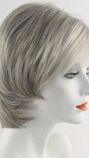 305C SUGARED SMOKE | Light Blonde with 80% Grey and a Pearly White front